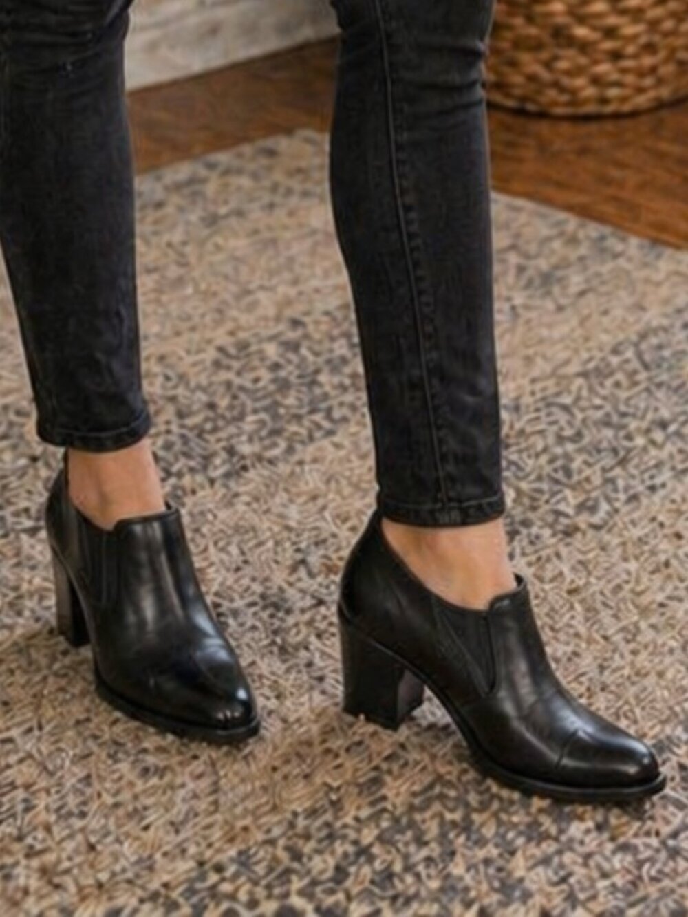 BOC Born Concept Black Leather Heeled Loafers Comfort Slip On Sz 10